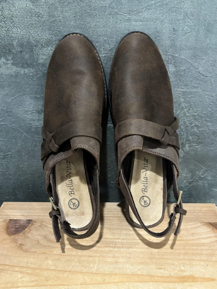 Bella-Vita Shoes Womens Size 8.5 Wide Brown Slingback Mule Faux Suede 51-2040 - Image 4 of 4