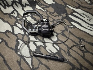 Hamskea Everest RH Right Hand Integrate Drop Away Arrow Rest Excellent