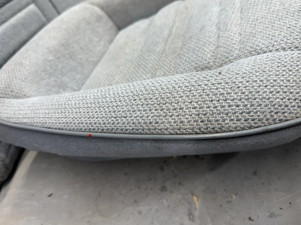 Chevy Camaro Pontiac 1982-1992 transmisión automática Firebird asiento trasero inferior RS Z28 OE Foto 2 de 4