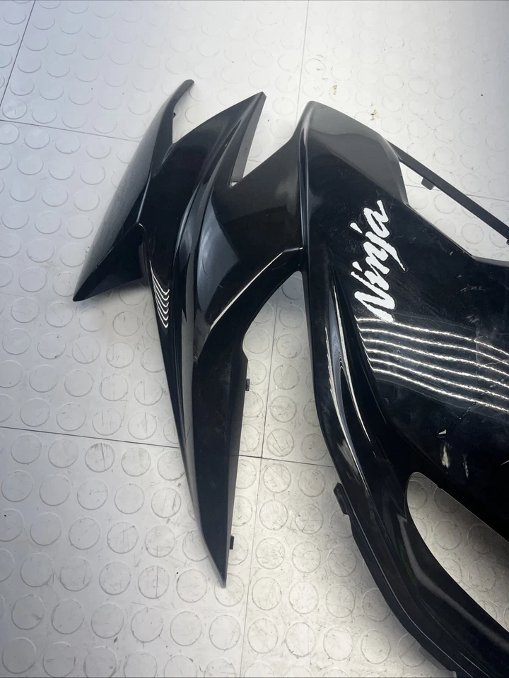 Panel de cubierta de carenado medio lado derecho Kawasaki Ninja EX650 2020-2024 55028-0829 FABRICANTE DE EQUIPOS ORIGINALES Foto 4 de 4
