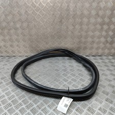 MERCEDES-BENZ GLE W166 Türdichtungsgummi hinten links A1666970151 2017 31264590 MERCEDES-BENZ GLE W166 Türdichtungsgummi hinten links A1666970151 2017 31264590
