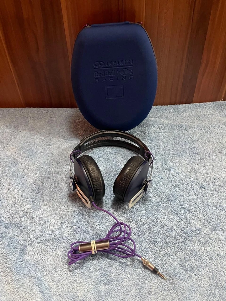 Red Bull F1 Racing x Sennheiser Momentum 1.0 Over-Ear Headphones Limited Edition, photo 1 of 5