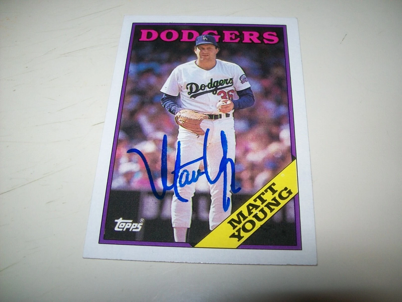 1988 TOPPS MATT YOUNG AUTOGRAPH SIGNED AUTO #736 LOS ANGELES DODGERS