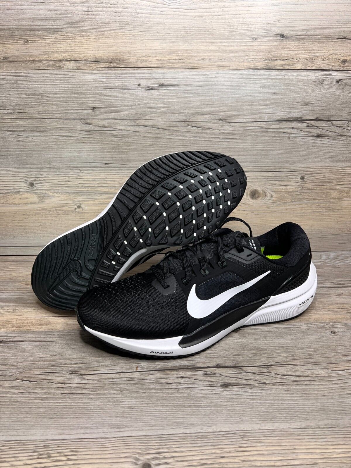 Nike Air Zoom Vomero 15 Mens Size 12 Black White CU1855 001 | eBay