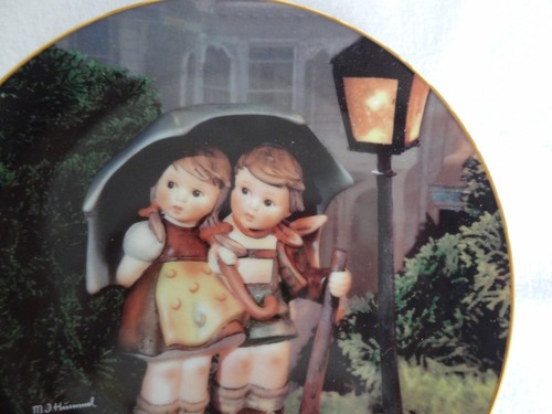 M.I. Hummel Plate “Stormy Weather” Little Companions Collection Danbury Mint 8” - Picture 4 of 9