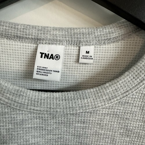 Aritzia TNA Gray Waffle Knit Long Sleeve Crop Top Medium Athleisure Cozy Minimal - Picture 3 of 6