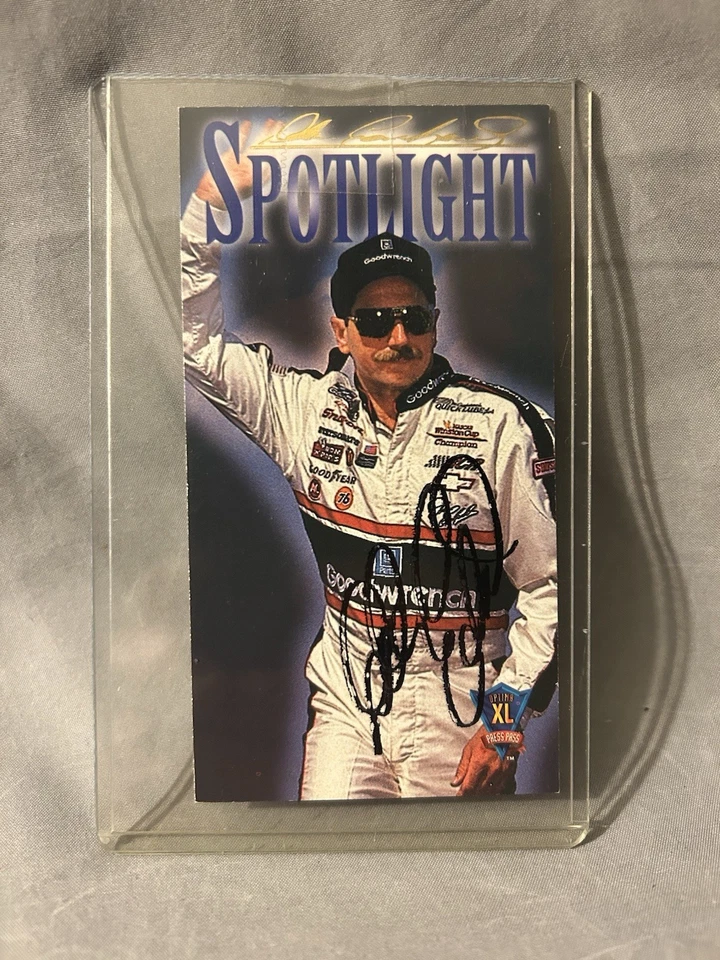 Lote de 3 tarjetas autografiadas de Dale Earnhardt y Dale Jr. NASCAR Foto 2 de 4