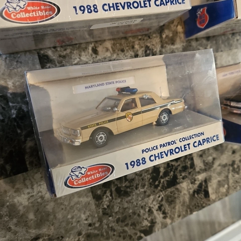 1:43 1988 Chevy Caprice Box Policía Modelo Personalizado Lote 93 96 Retro Raro 87 89 Foto 2 de 4