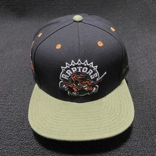 Mitchell & Ness Toronto Raptors Fitted Flat Brim Black Olive 7 1/4 Retro NBA