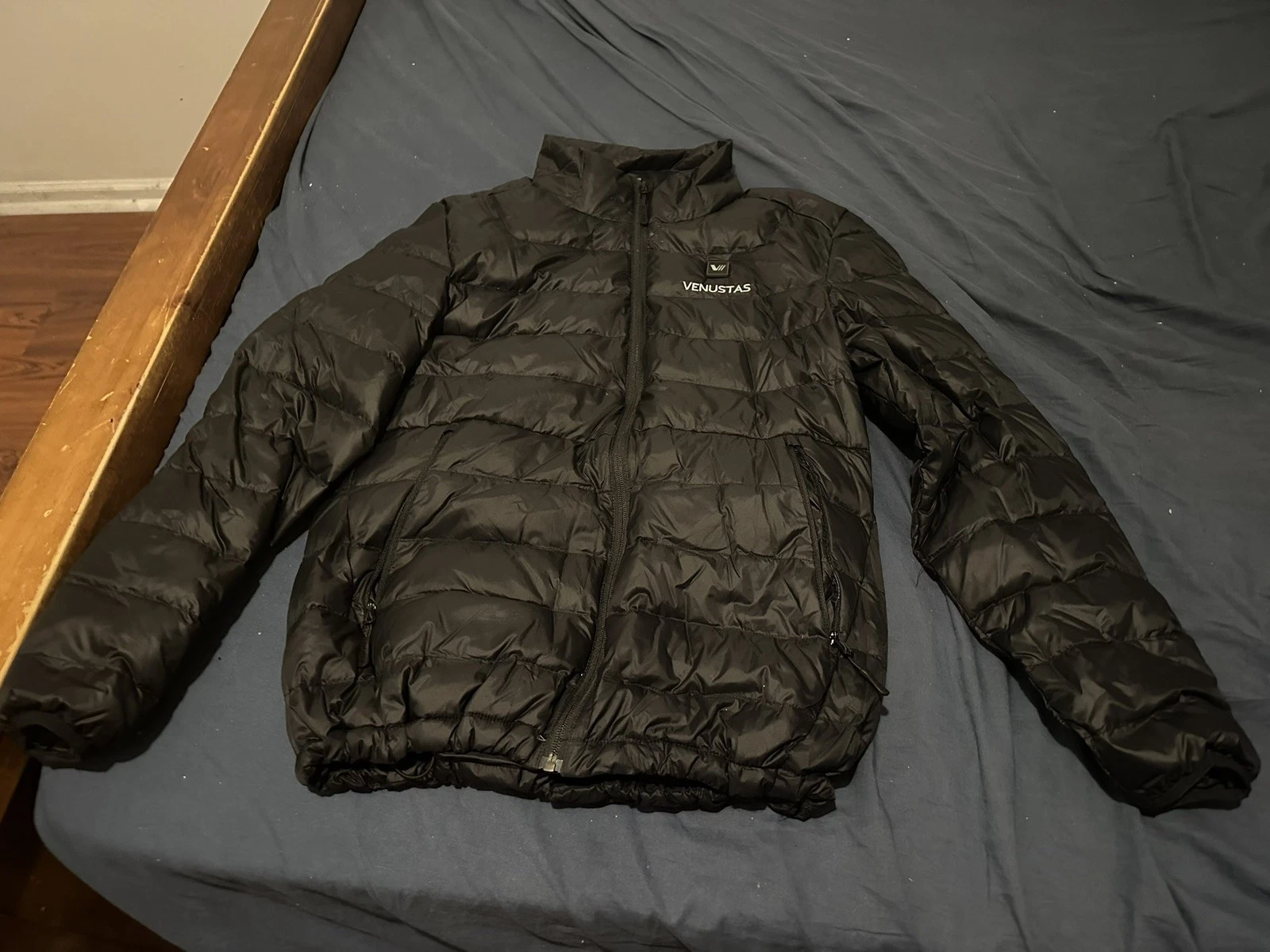 New Venustas heated jacket hooded puffer 5V with battery/charger 8999 Black Warm
Opens in a new wind
