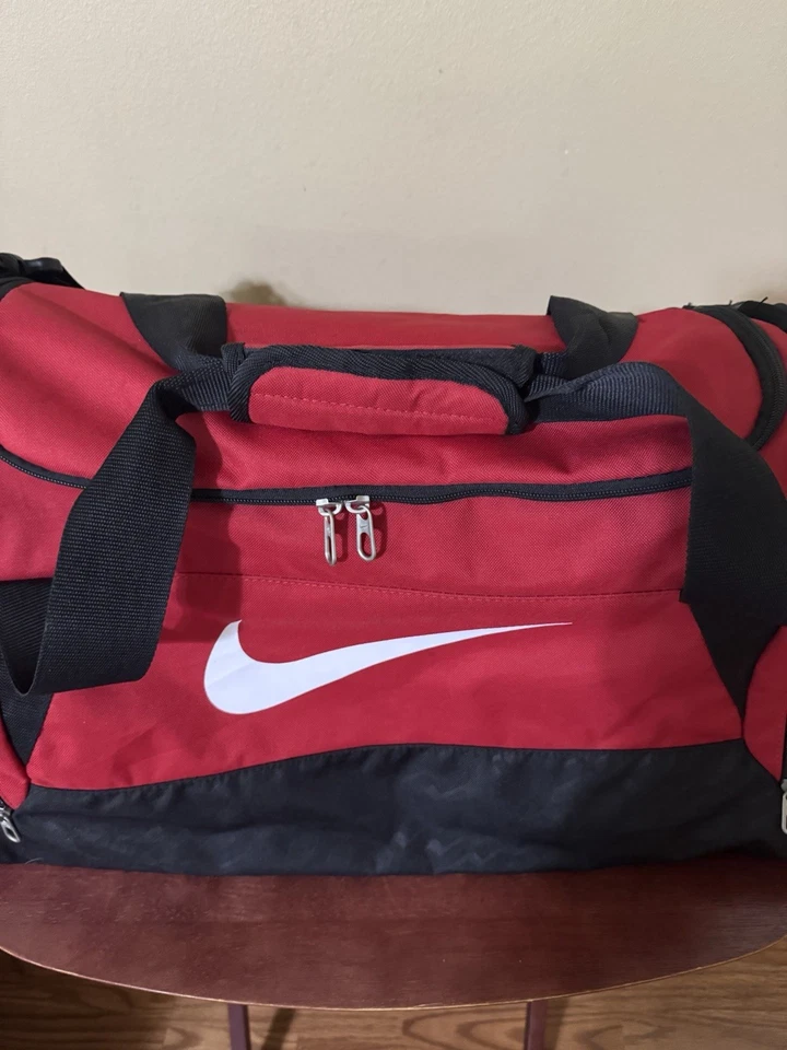Bolso de Lona NIKE 24x12x12 con Correa para el Hombro - Rojo Foto 2 de 4