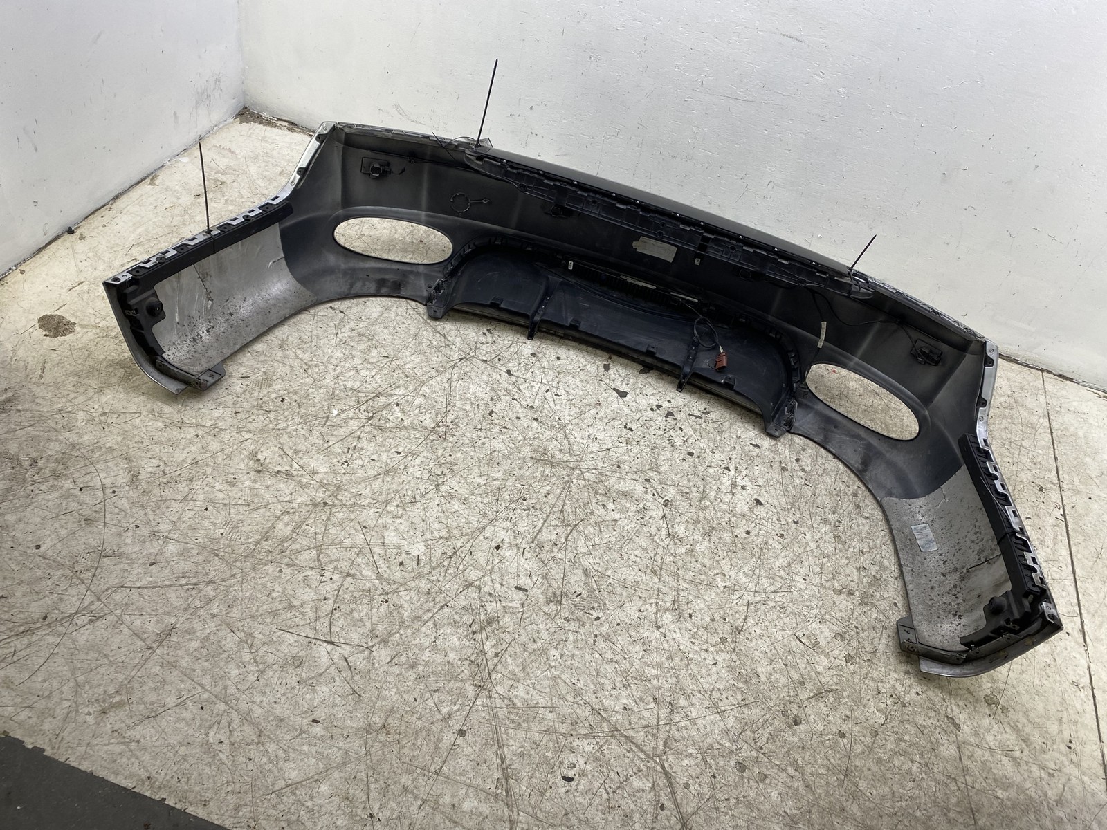 2014-2019 BENTLEY FLYING SPUR REAR BUMPER ASSEMBLY COMPLETE W/ PARKING SENSORS