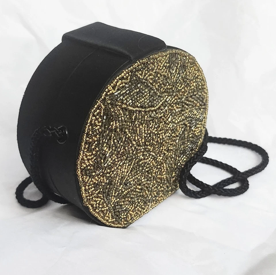 Bolsa de noite vintage Oscar De La Renta pequena redonda caixa de pílulas bolsa com miçangas  - Imagem 2 de 4