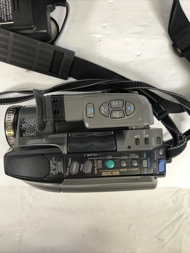 Panasonic pv-l750d VHS-C Palm Sight Camcorder With Bag And Charger And Other Acc - Image 2 of 4