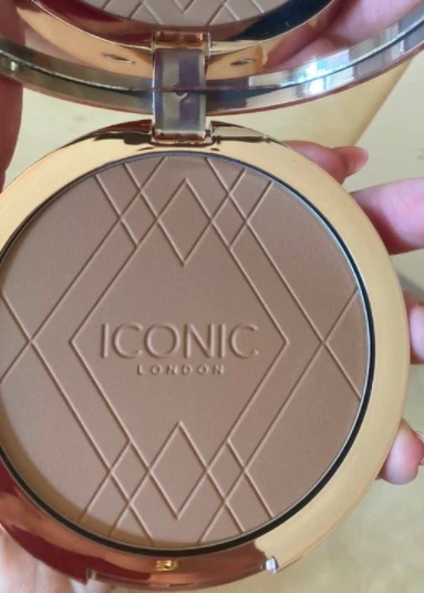 Iconic London Ultimate Bronzing Powder Bronzer New Pick 1 Shade In Box - Image 3 of 4