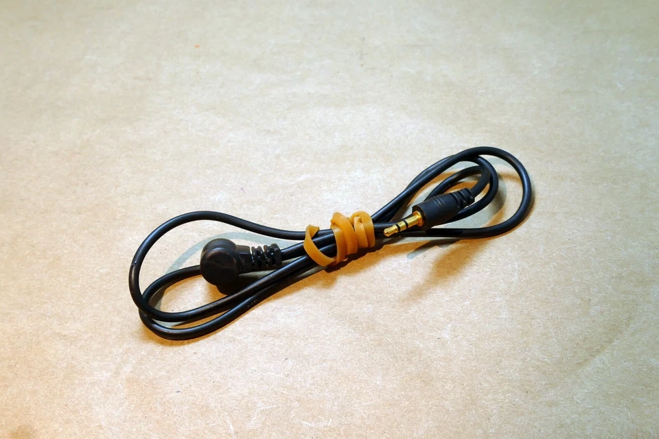 Promaster 2.5mm Cable for Remote Shutter Release for EOS 5D 7D II III (3-pin) - Image 2 of 4