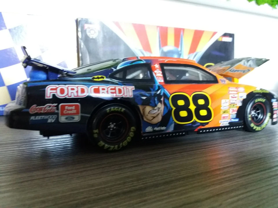 1/24 NASCAR modellino metallo Dale Jarrett #88 Batman 1998 - Immagine 2 di 4