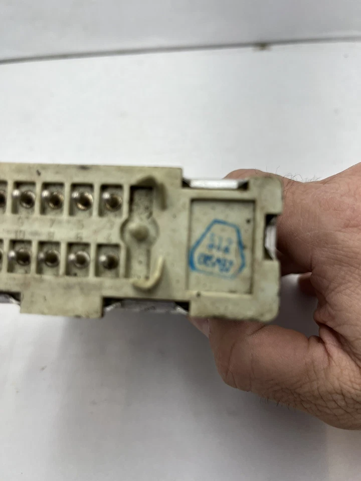 Unidad de control de crucero OEM 92861712700 Porsche 911 y 928 (1978-1987) Foto 3 de 4