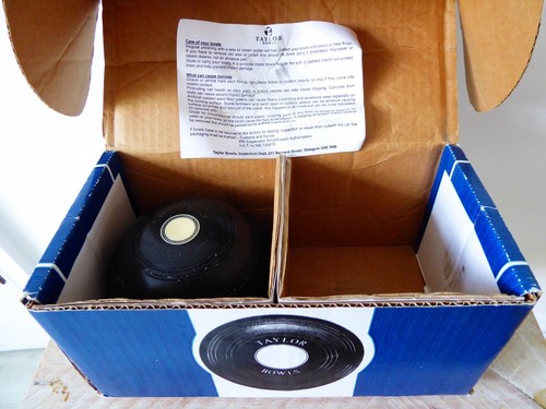 Vintage Thomas Taylor Bowl 2 Full Bias 2-10 Lawn Bowl in Original Box - Picture 2 of 7
