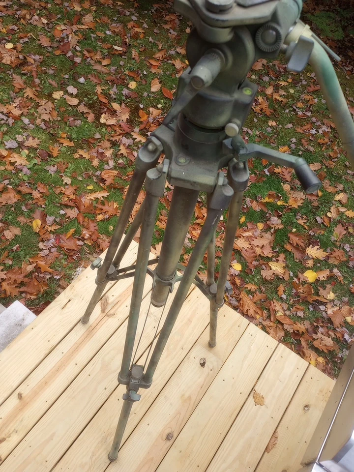 Spray Painted Camo BOGEN 3046 PROFESSIONAL tripod Used Fully Functioning 6-ft+ - Image 3 of 4