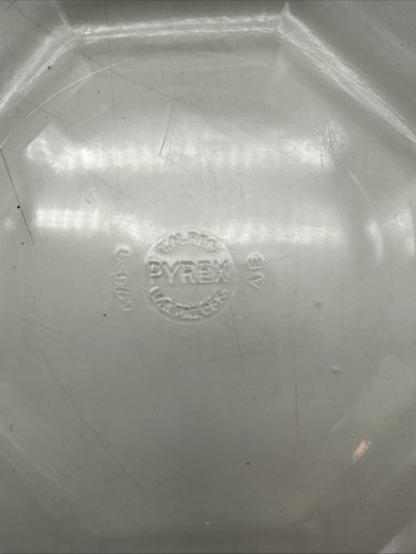 Rare- Antique Pyrex Octagon 1 quart Covered Casserole with Farberware Caddy. - Picture 7 of 9