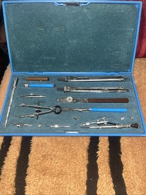 Vintage Soviet Union Engineering Technical Drawing Set 1970 s(UDSSR))