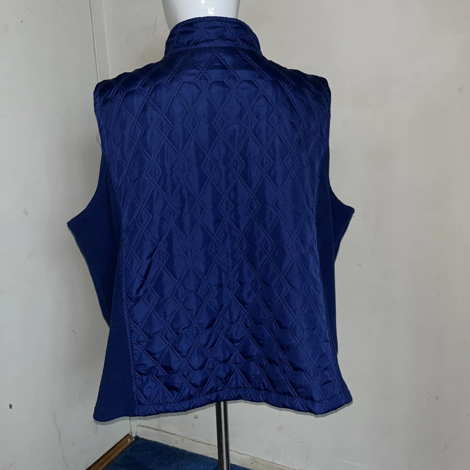 IZOD Women’s 3XL Blue Zip Up Sleeveless Puffer Vest - Image 2 of 4