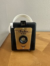 VINTAGE 1950s SABRE 620 CAMERA. Shutter Clicks. Still Has Film Inside.