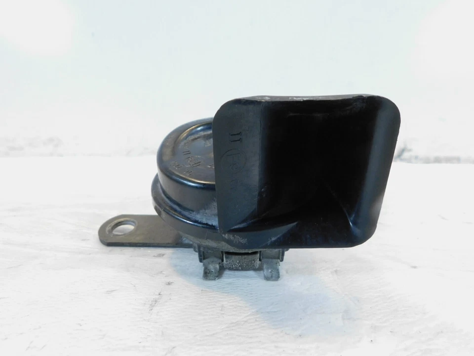 Victory V92 Standard Sport Deluxe Classic Touring Cruiser Trumpet Horn - Image 2 of 4