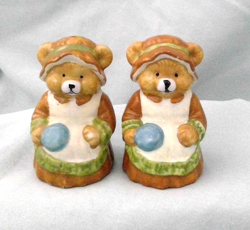 Salt and Pepper Shakers Bears Brown Girls Chefs Apron Bonnet Skillet Ceramic