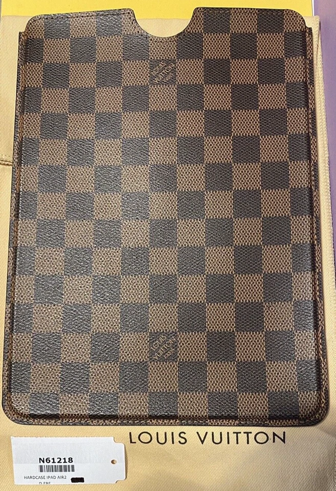 Authentic Louis Vuitton Hardcase iPad Air 2 RP:£315 12%OFF SALE:£277 🔥 - Image 2 of 4
