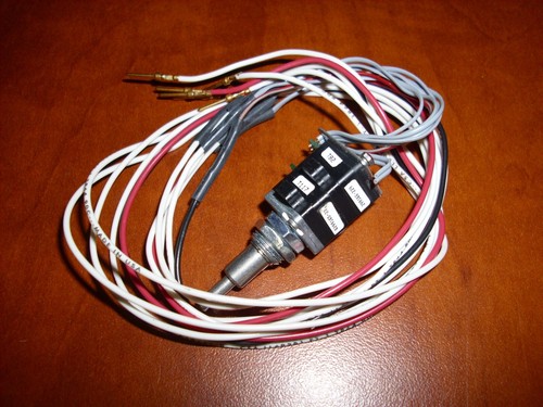 CRJ Aircraft Dual Stack Encoder 62H2222-H9-0405 - Picture 2 of 3