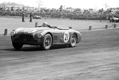 Reg Parnell In An Aston Martin Db3 OLD PHOTO 2