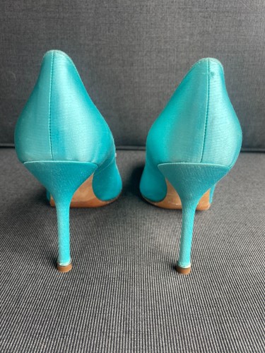 Manolo Blahnik Light Blue Satin Hangisi Crystal Pumps Hand Made Italian Size 36 - Picture 3 of 24