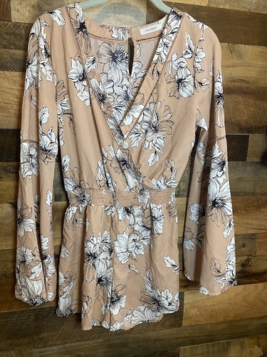 Blu Pepper V Neck Bell Sleeves Tan Floral Romper Jumpsuit Sz M