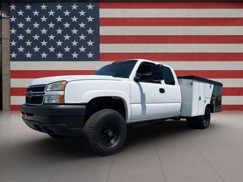 2006 Chevrolet Silverado 3500 161.5" W.B. 4D