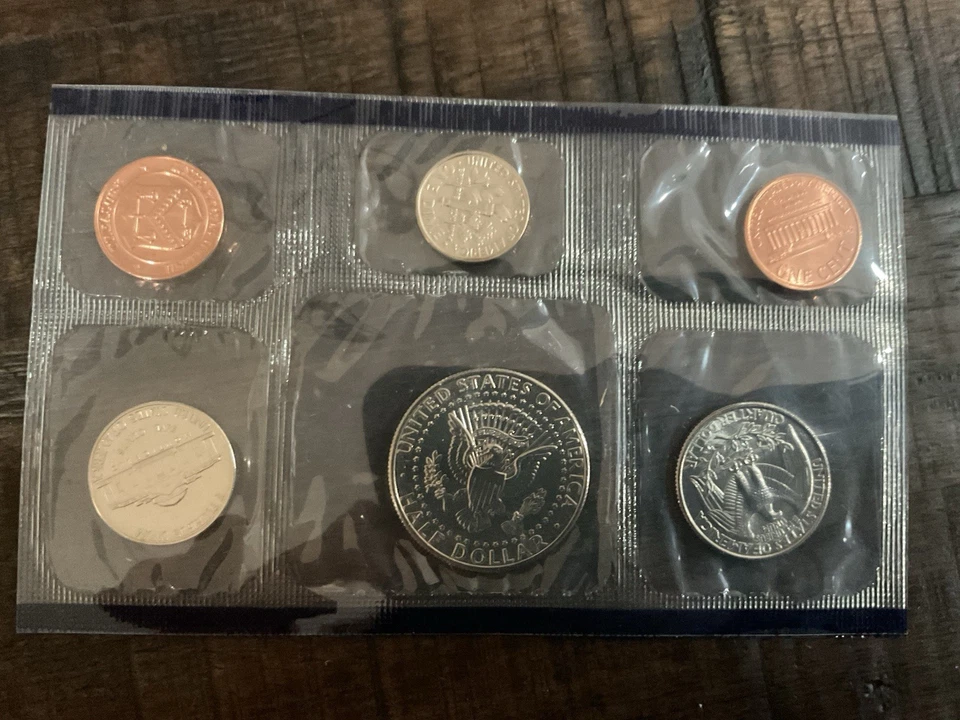 1993 P & D Uncirculated Coin Set U.S Mint Original Government Packaging OGP - Image 4 of 4