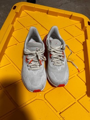 under armour hova machine 3 runing shoes women size 7 3024907