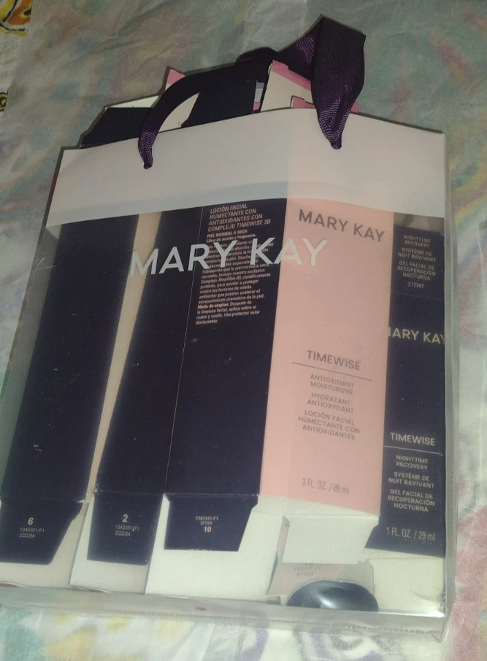 Lote de bolsas de regalo MaryK Consultant, cajas vacías, esponjas, bolsas y formularios de venta, calcomanía Foto 4 de 4