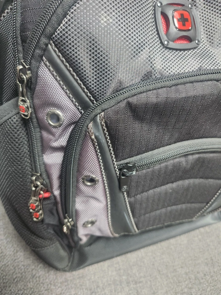 SwissGear Backpack Wenger Synergy 16'' Laptop Rucksack 26L Black Grey Red  - image 3 of 4