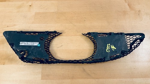 02-07 Mercedes-Benz W203 C32 AMG C230 Bumper Fog Light Grille Mesh Right Side. - Picture 4 of 6