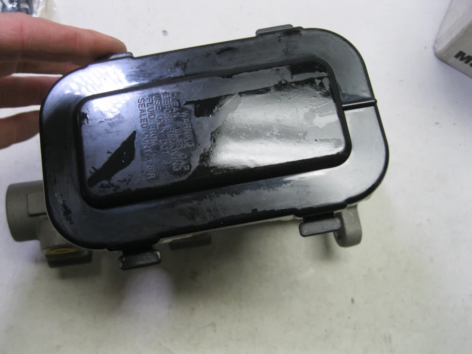 Brake Master Cylinder-w/o ABS Bendix 12187 - Imagem 3 de 4