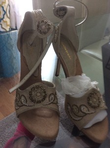 delicious brand shoes