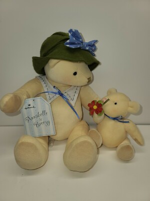 Annabelle & Breezy Hallmark Mother Child 10