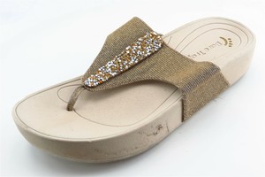 bare traps womens flip flop sandals