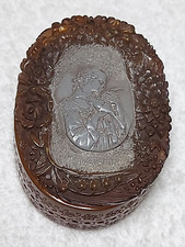 Antike franz&ouml;sische geschnitzte Bernstein Schmuckschatulle signiert auf Sockel L.P. Gouyote Paris