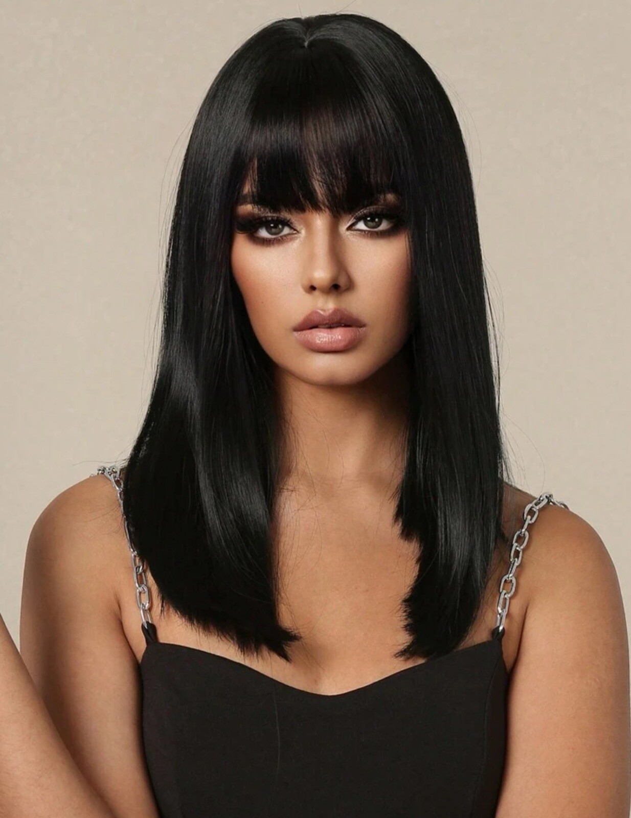 Perruque synthétique noire frange 40cm solution perte de cheveux et 4 bonnets doux - 2