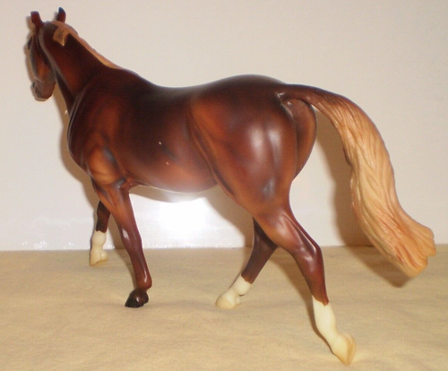 Breyer Walking Thoroughbred Quarter Horse Brown Chestnut Classic size . - Picture 10 of 10