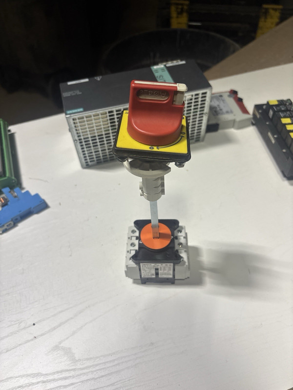 Schneider Electric V3 Rotary Disconnector Switch 63A 690V 3-Pole Red Yellow