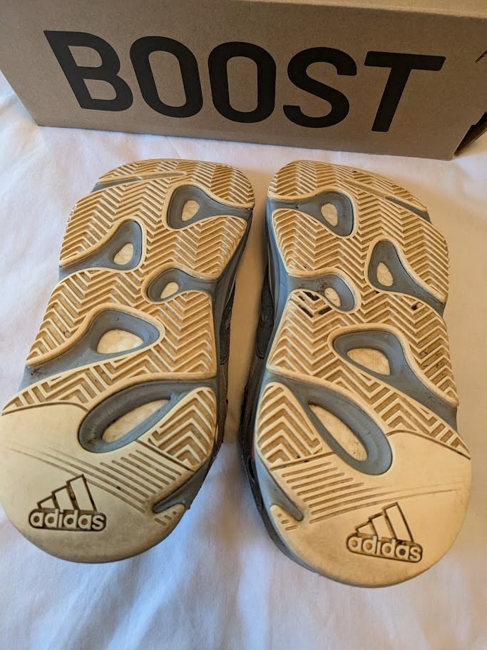 Adidas Yeezy Boost 700 Size 9.5 (Pre-Owned) thumbnail 4